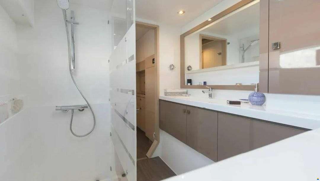 Fountaine Pajot ASTREA 42