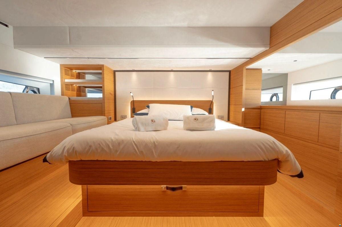 Solaris Yachts 52