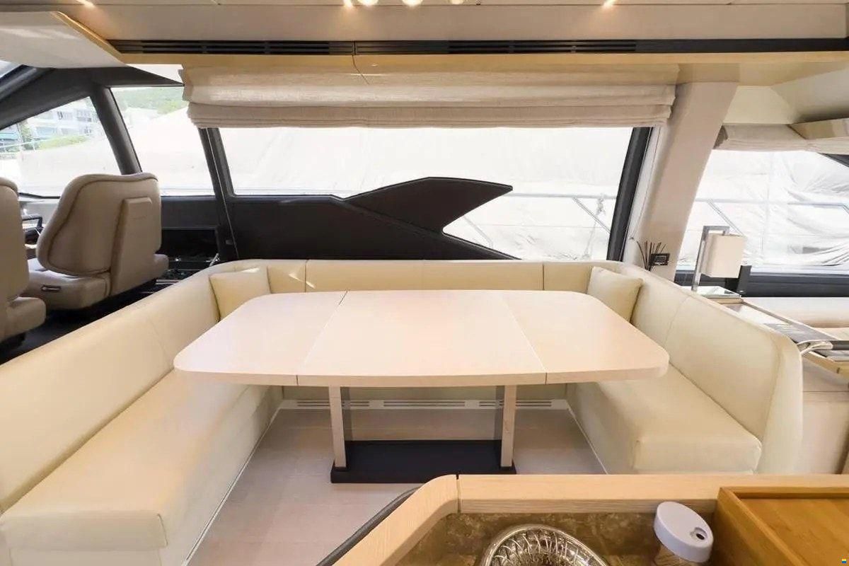 Azimut 66 Fly