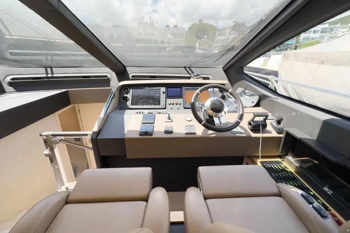 Azimut 66 Fly