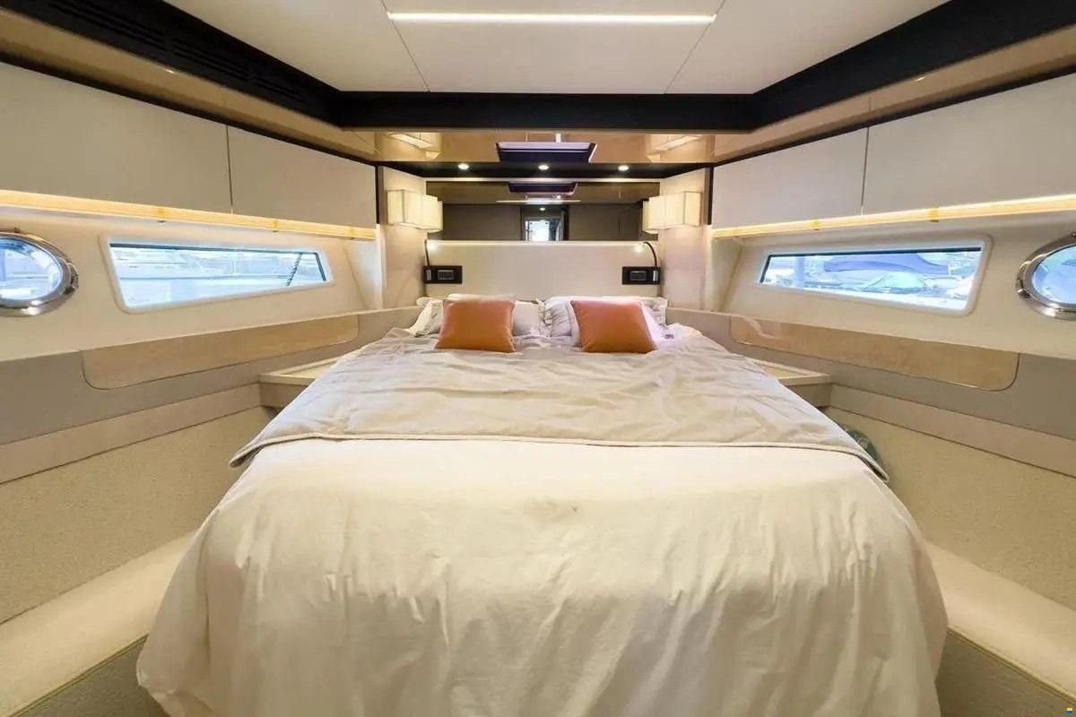 Azimut 66 Fly
