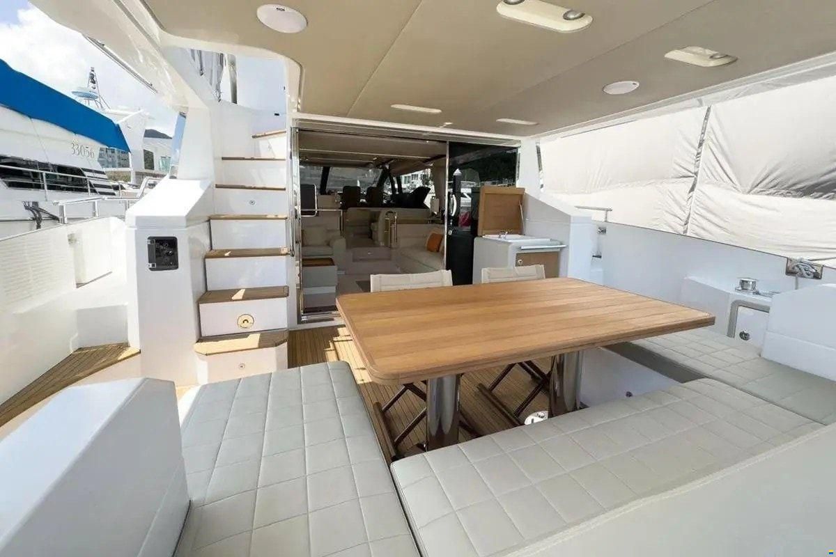 Azimut 66 Fly