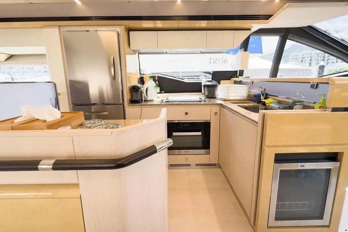 Azimut 66 Fly