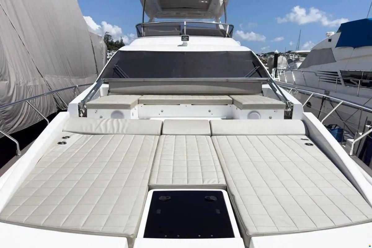 Azimut 66 Fly