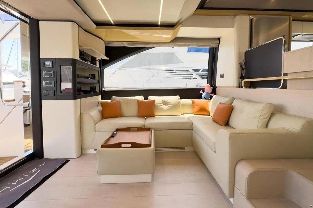 Azimut 66 Fly