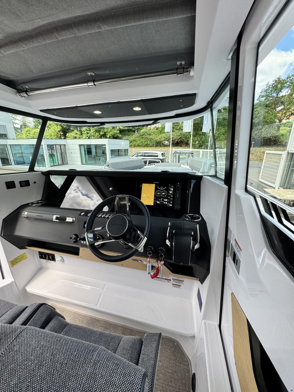 Axopar 29 Cross Cabin