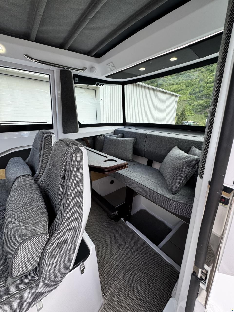 Axopar 29 Cross Cabin