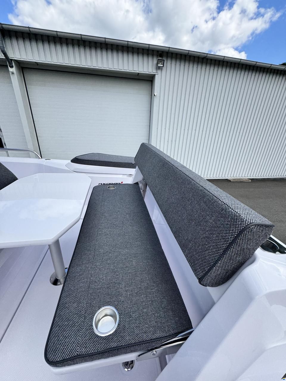 Axopar 29 Cross Cabin