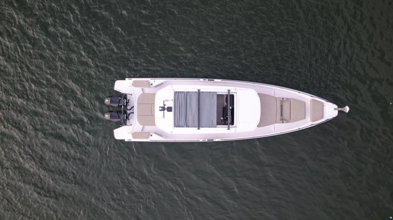 Axopar 37 XC Cross Cabin