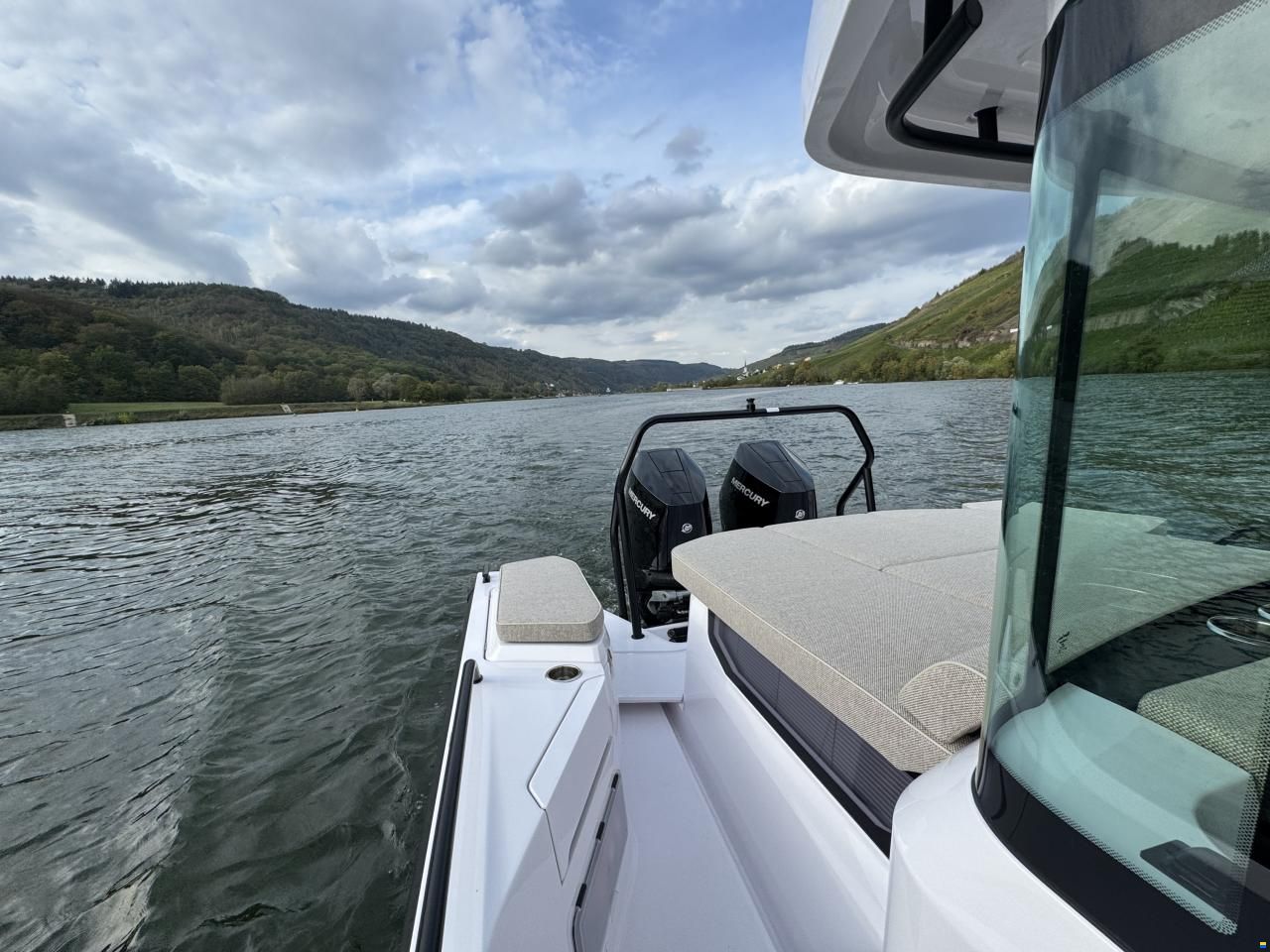 Axopar 37 XC Cross Cabin