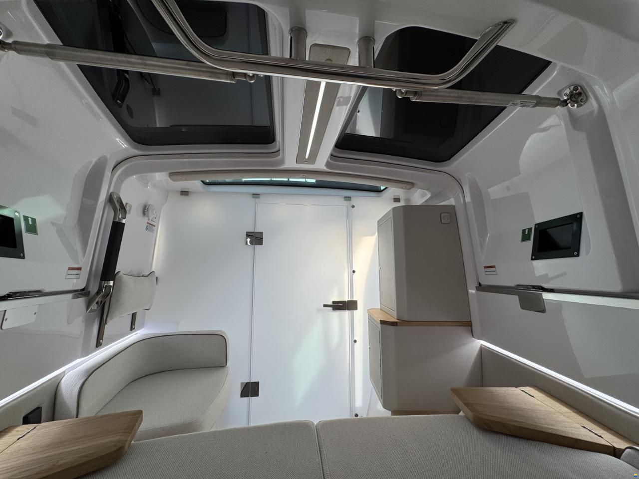 Axopar 37 XC Cross Cabin