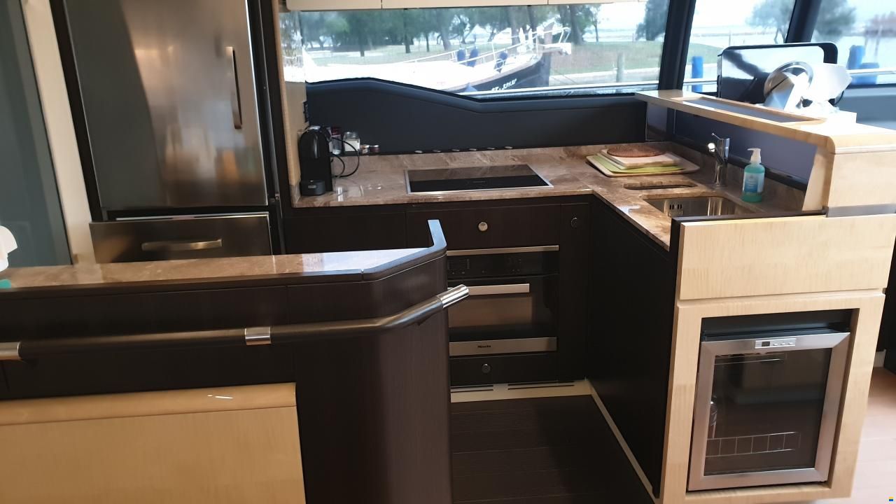 Azimut 66