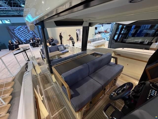 Aiata Sunfinder 38