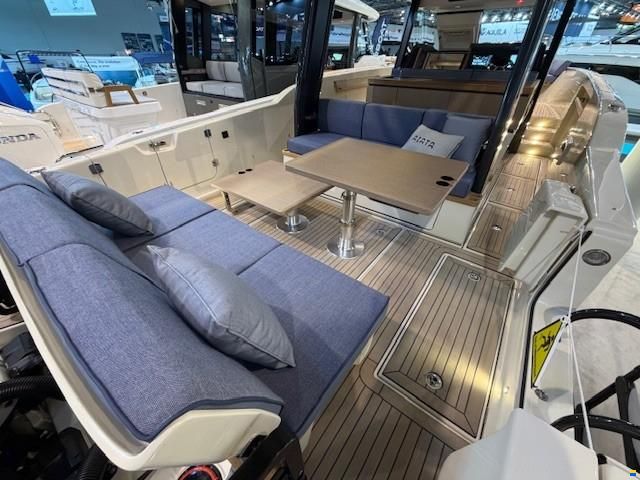 Aiata Sunfinder 38