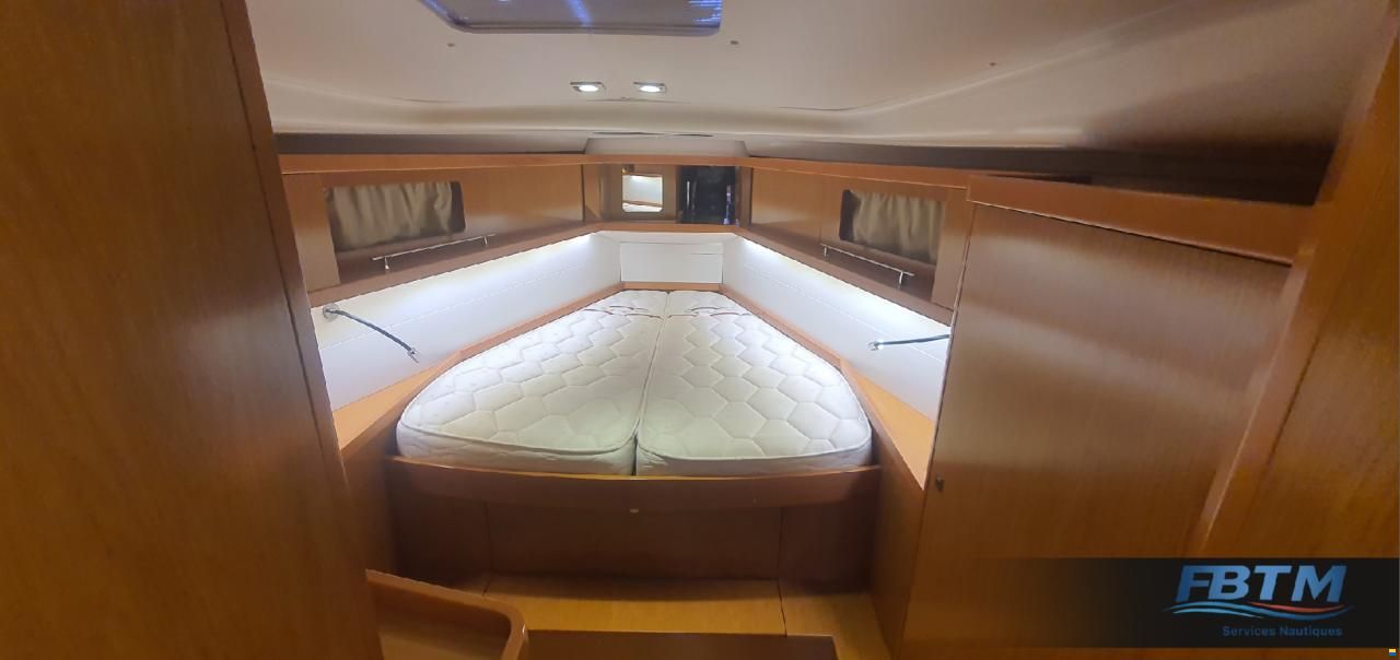 Beneteau SENSE43