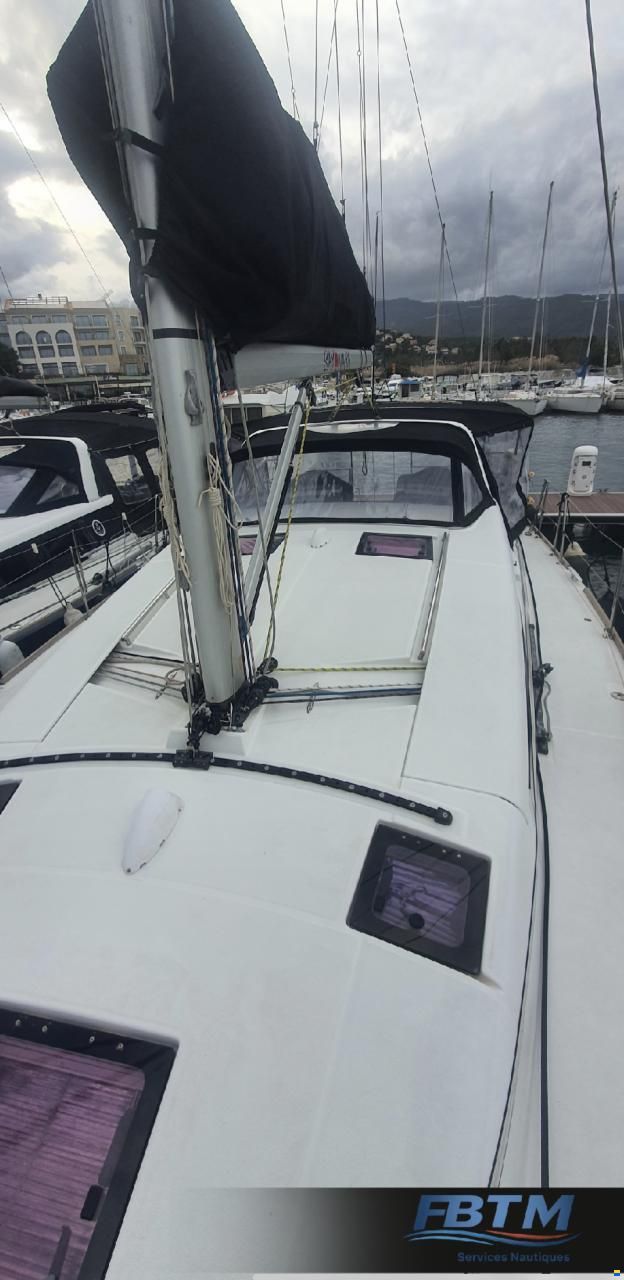 Beneteau SENSE43