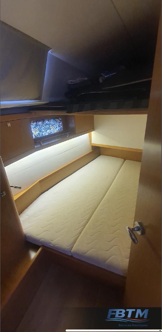 Beneteau SENSE43
