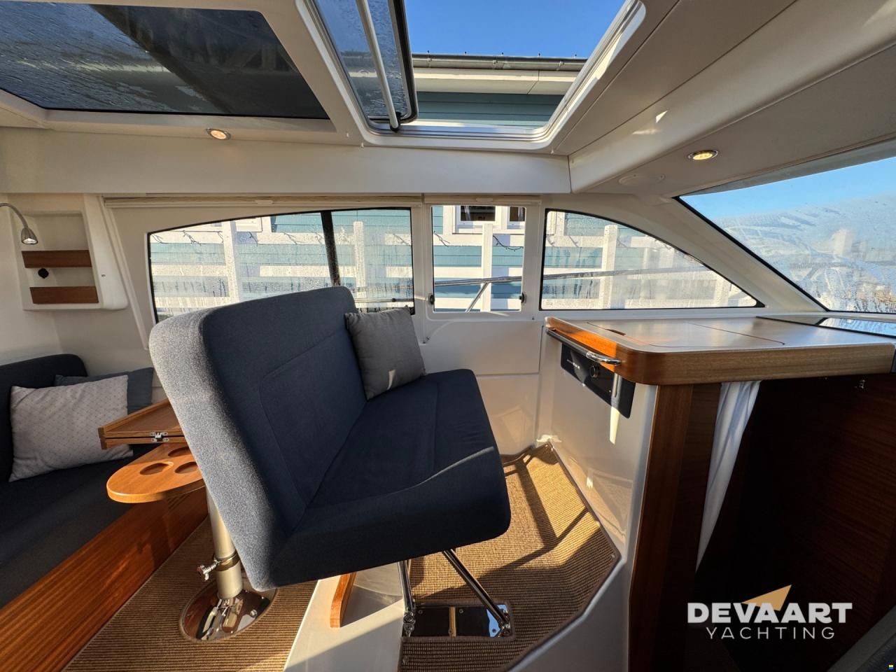 Nimbus 305 Coupe