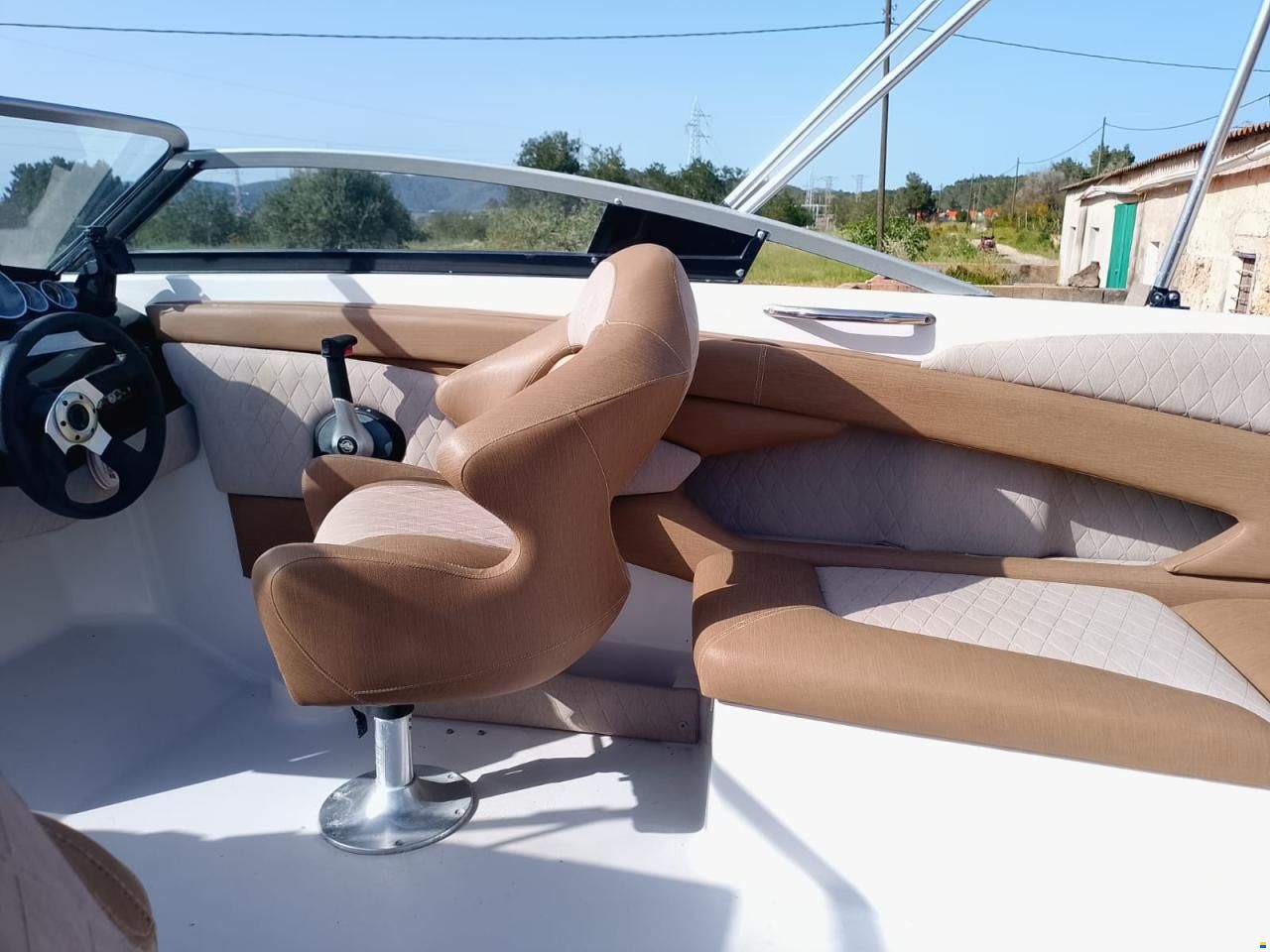 Glastron GT245