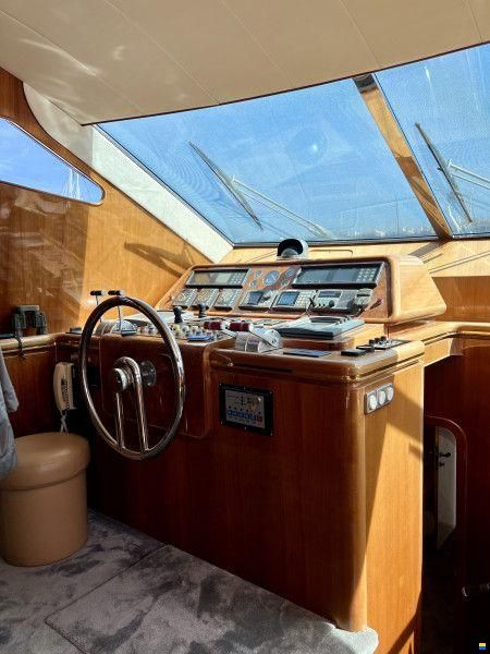 Elegance 70 Flybridge