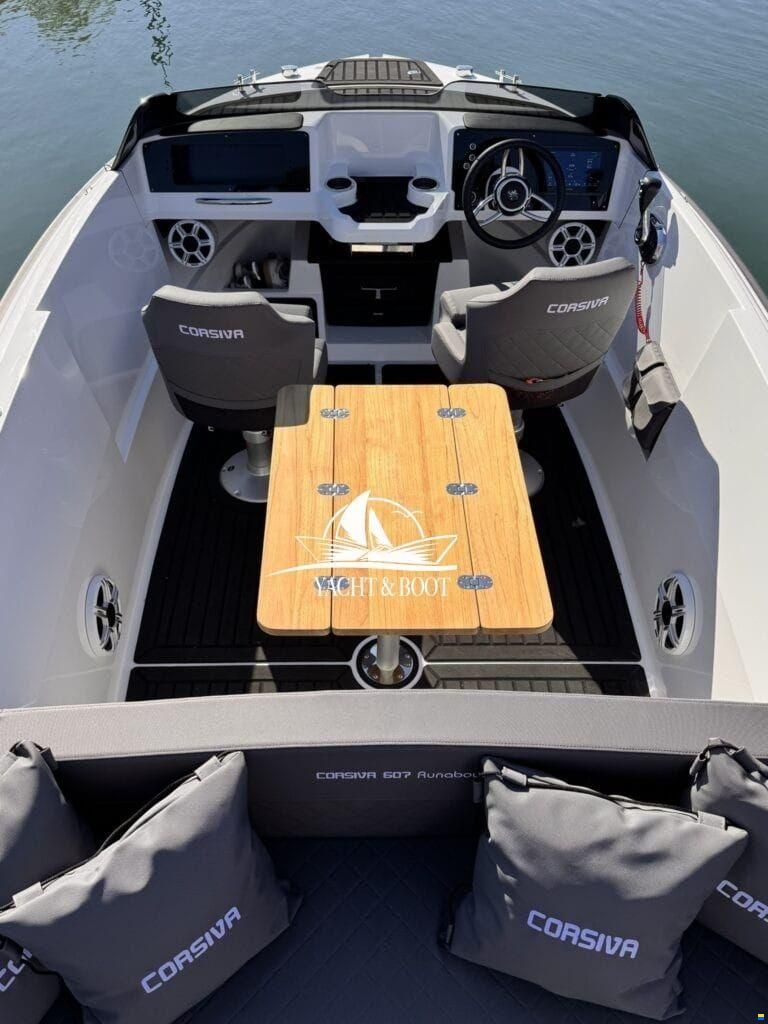 Corsiva 607 Runabout