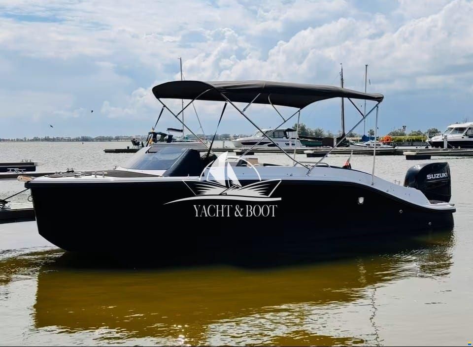 Corsiva 607 Runabout