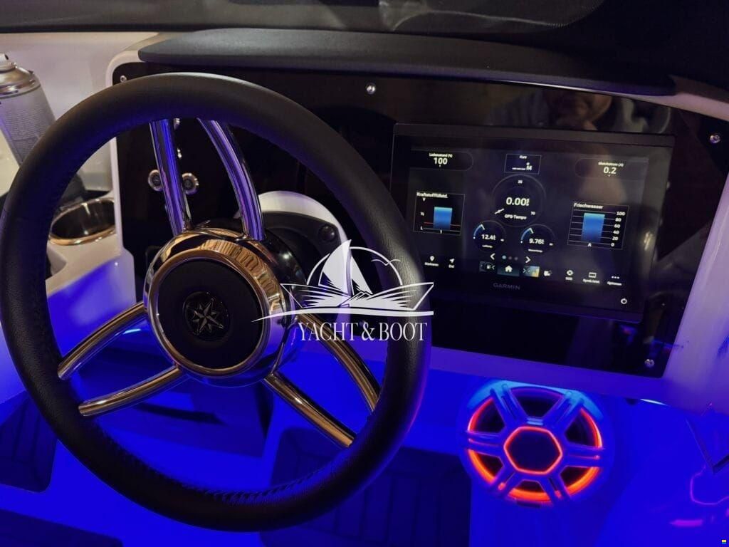 Corsiva 607 Runabout