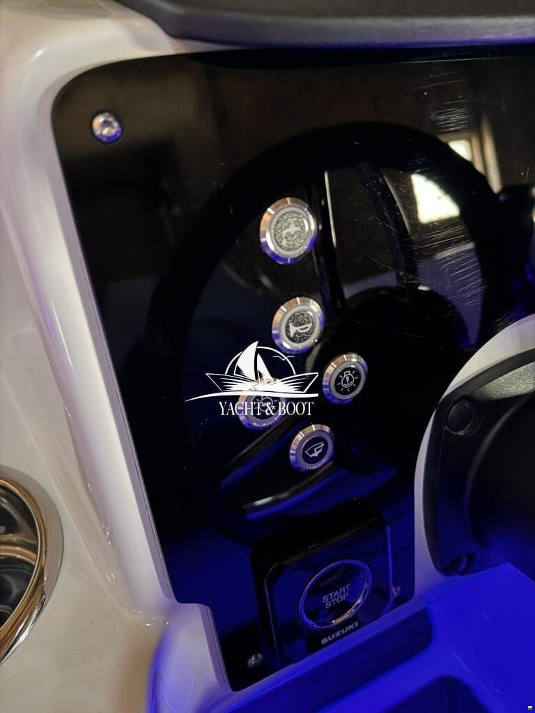 Corsiva 607 Runabout