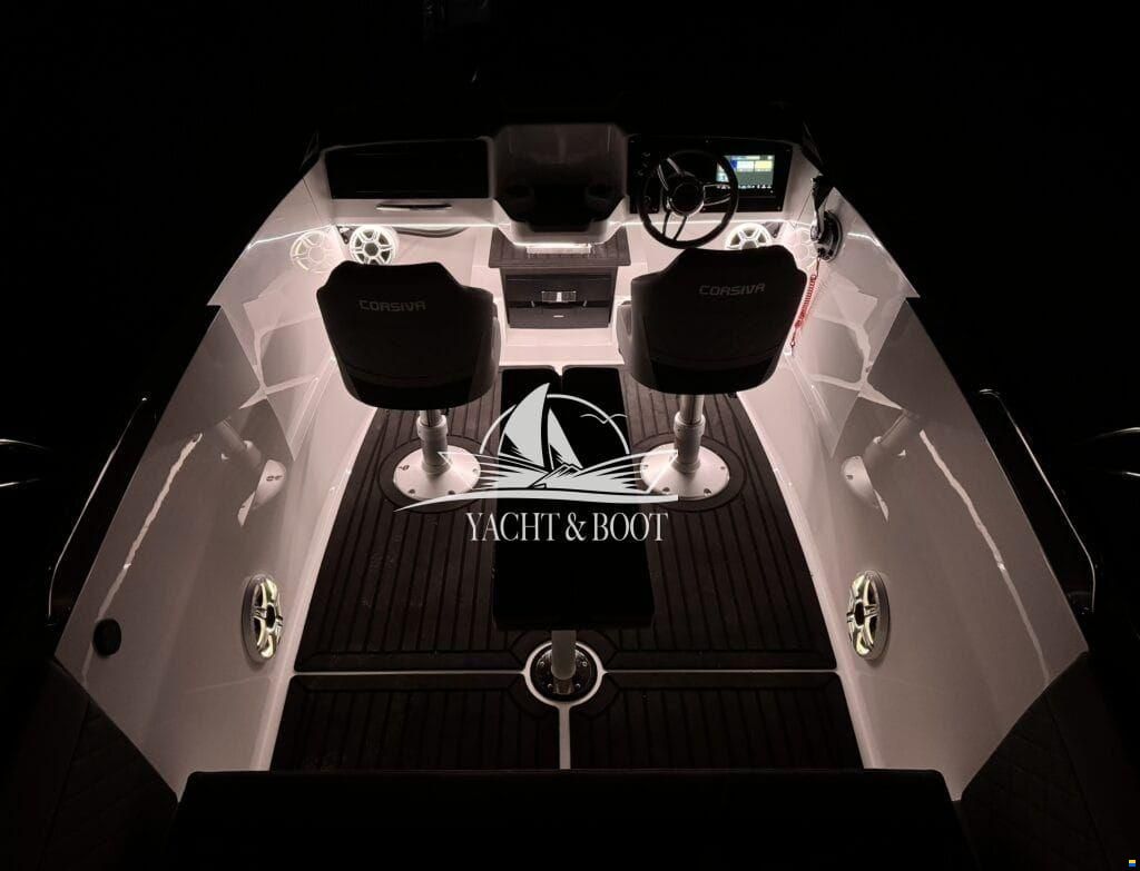 Corsiva 607 Runabout