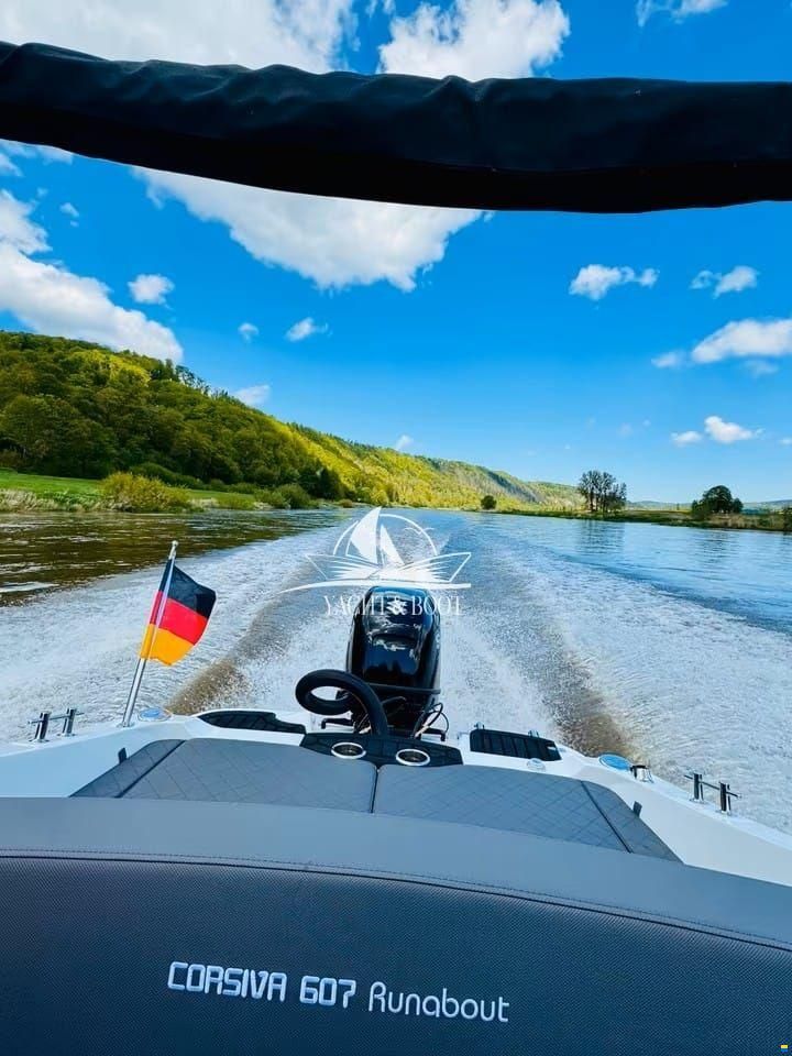 Corsiva 607 Runabout
