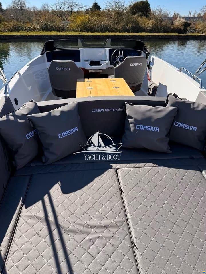 Corsiva 607 Runabout