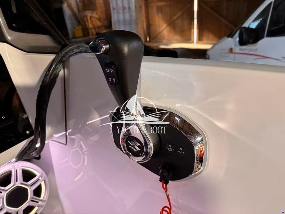 Corsiva 607 Runabout