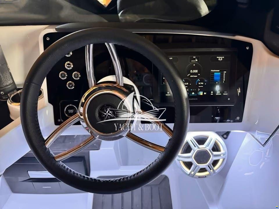 Corsiva 607 Runabout