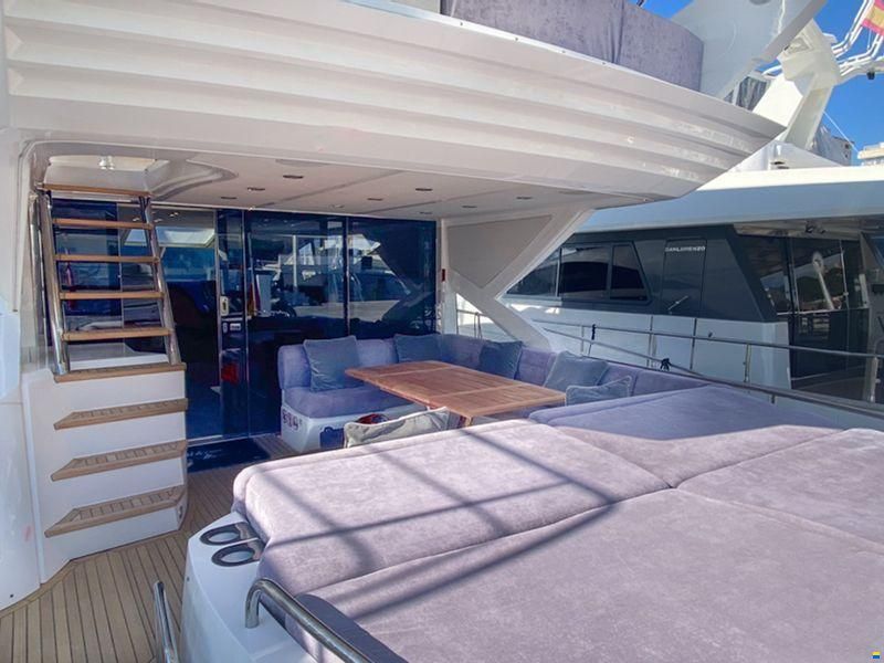 Sunseeker 68 Sport Yacht