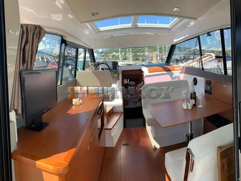 Jeanneau NC 9