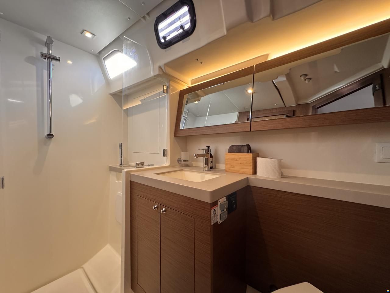 Beneteau Oceanis 51.1