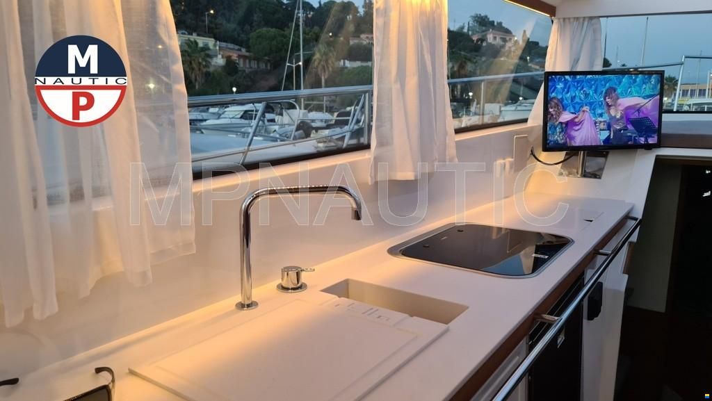 Delta powerboats 33 coupe