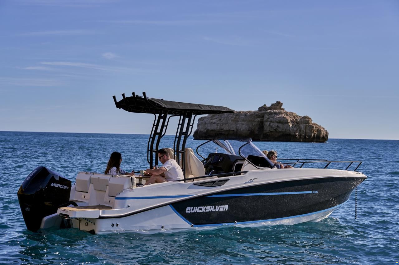 Quicksilver Activ 805 Open, bis 250PS & Trailer (