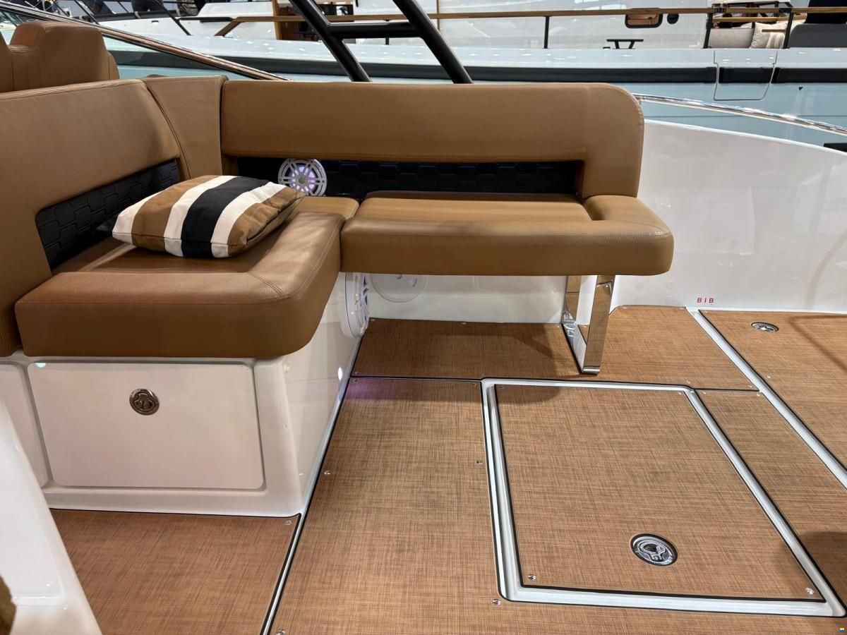 Jeanneau TH33 Twin-Hull