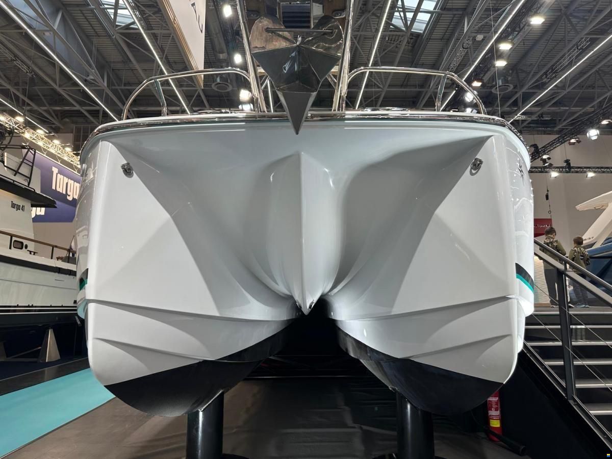 Jeanneau TH33 Twin-Hull