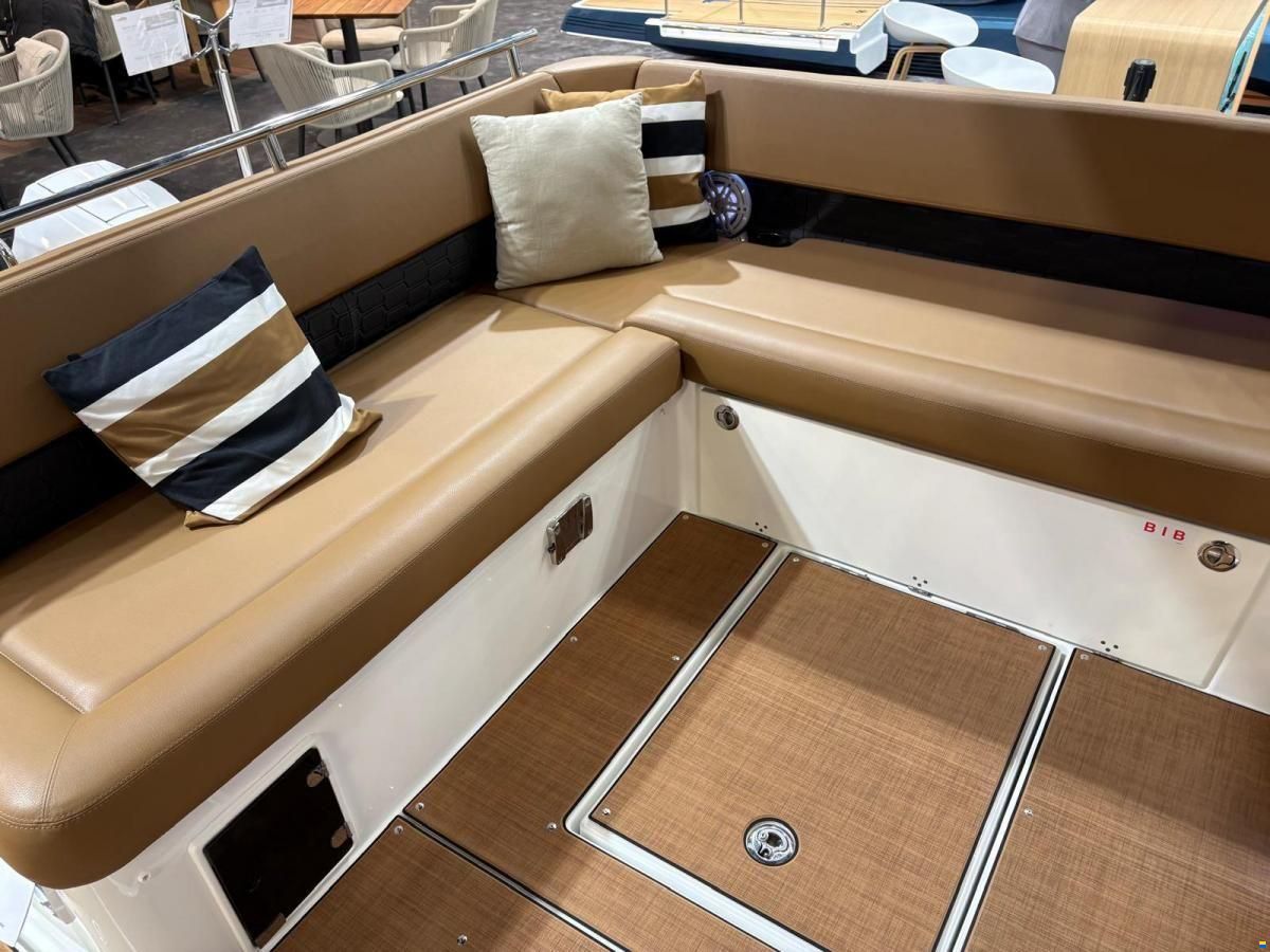 Jeanneau TH33 Twin-Hull