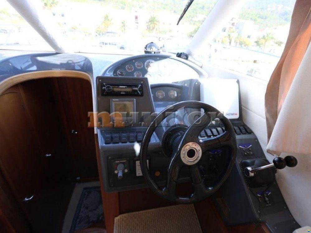 Galeon 330 Fly
