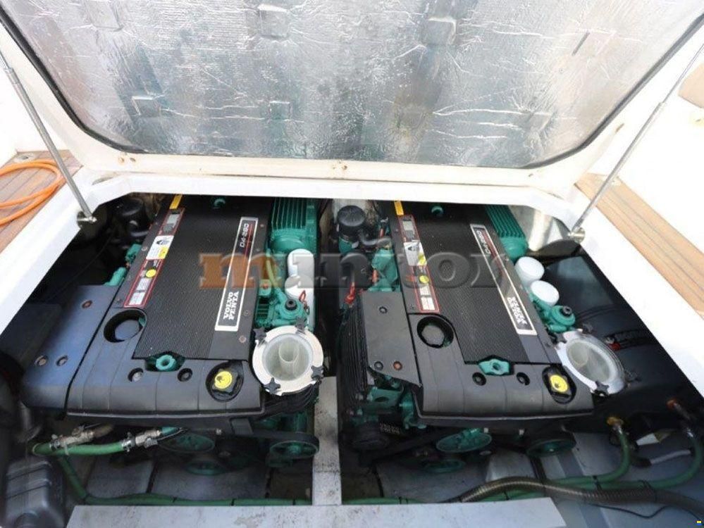 Galeon 330 Fly
