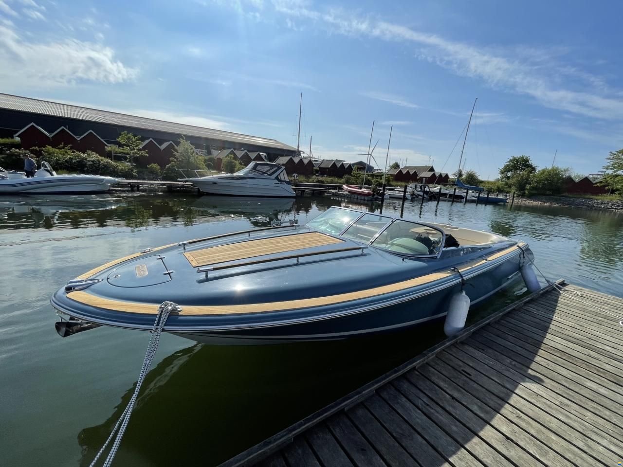 Chris Craft Corsair 28