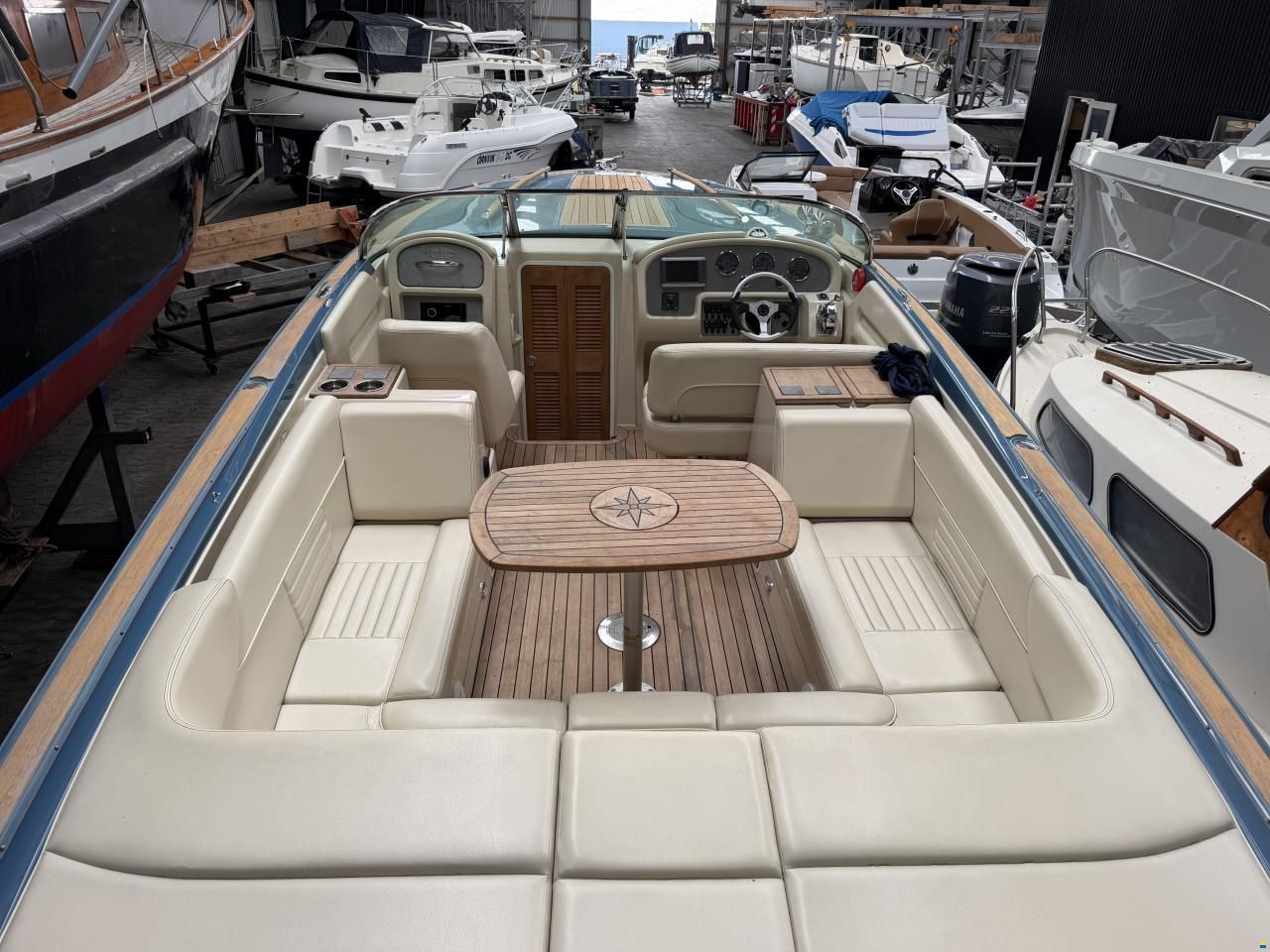 Chris Craft Corsair 28