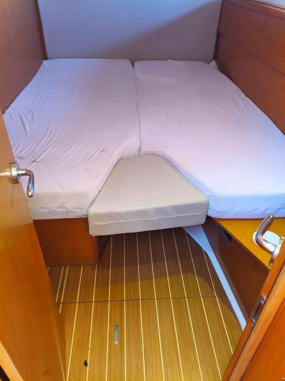 Jeanneau 53