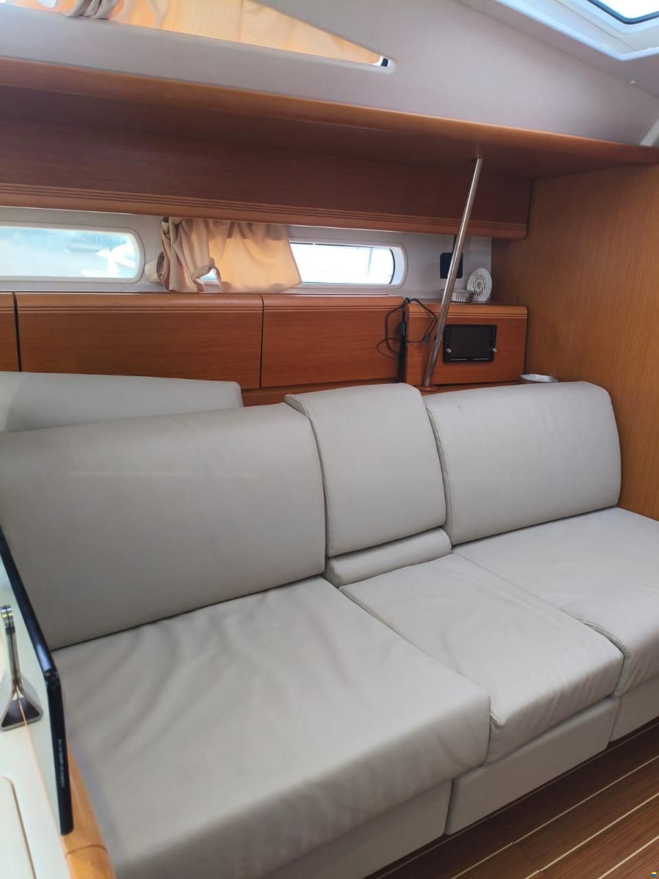 Jeanneau 53