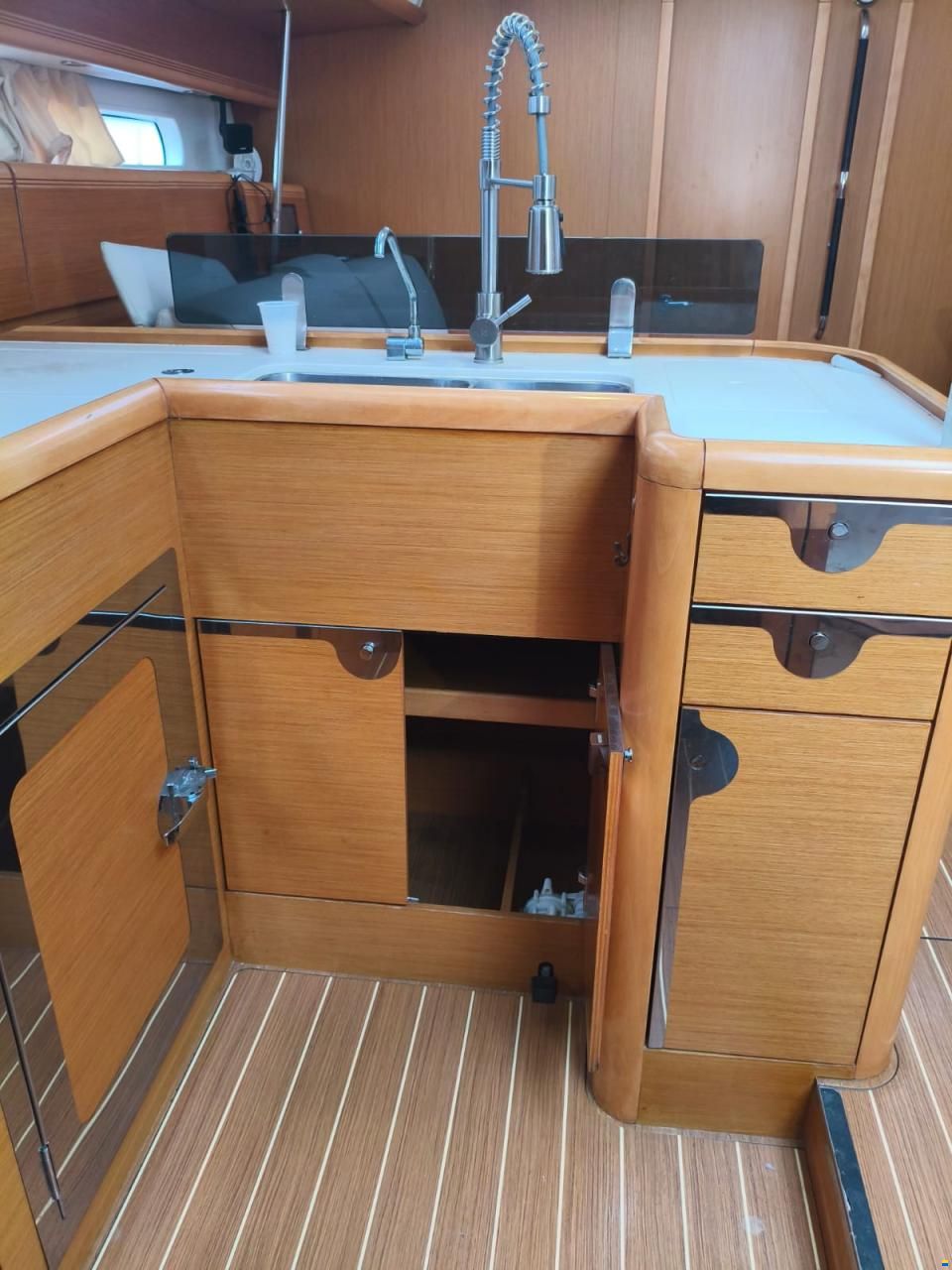 Jeanneau 53