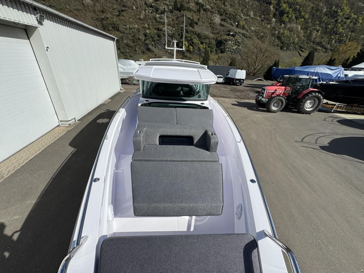 Axopar 37 Cross Cabin