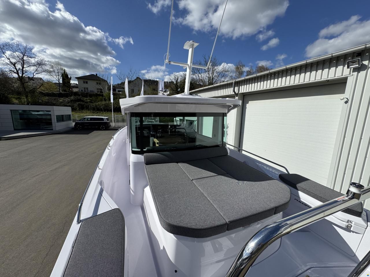 Axopar 37 Cross Cabin